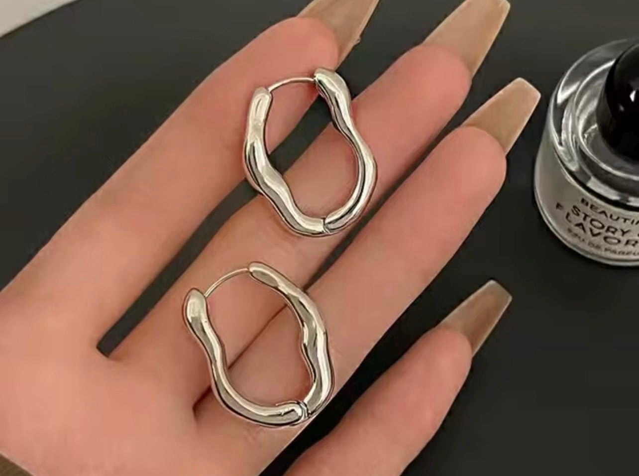 Wavy Hoops